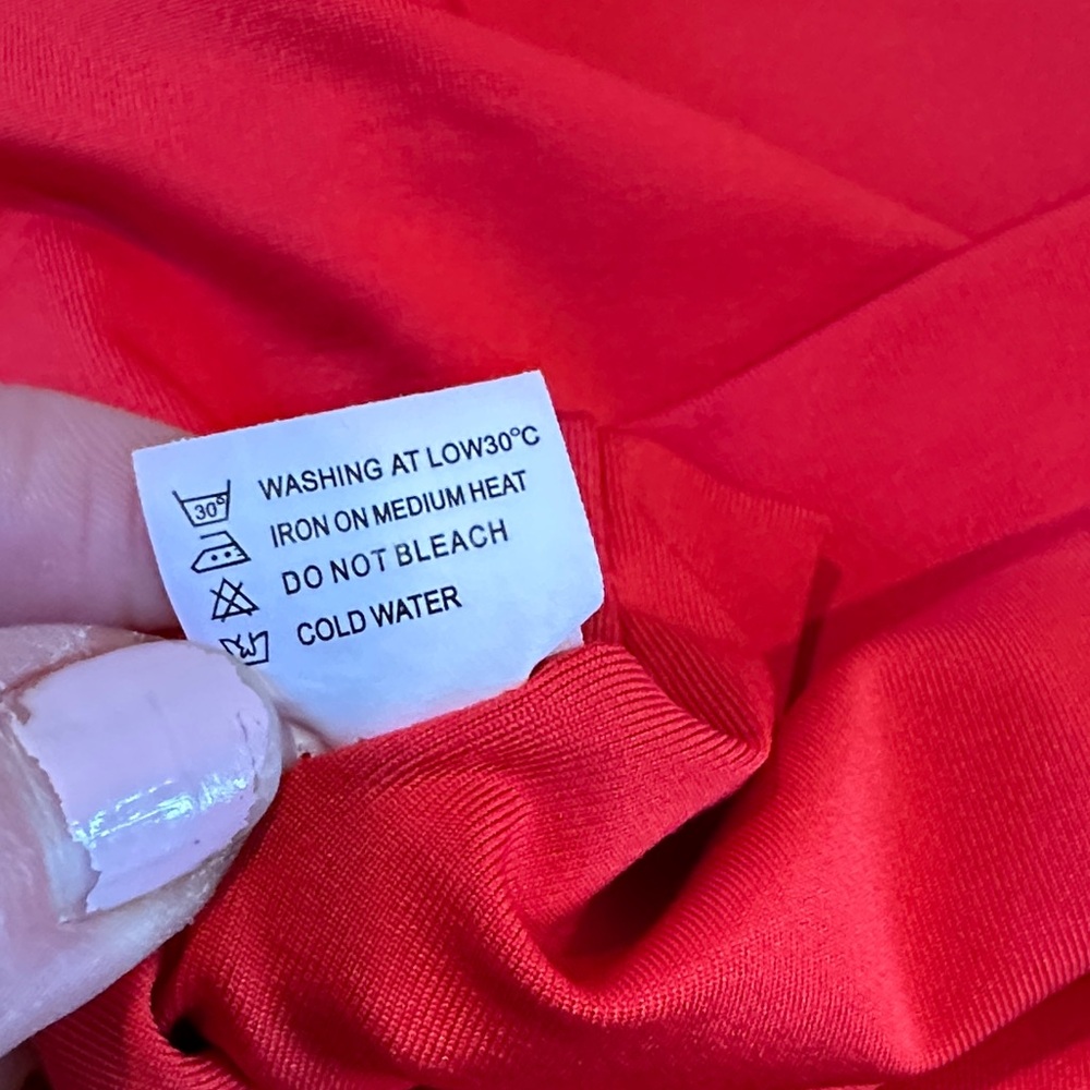 *last chance* Amazon | Women’s Red Sleeveless Top - Picture 6 of 9